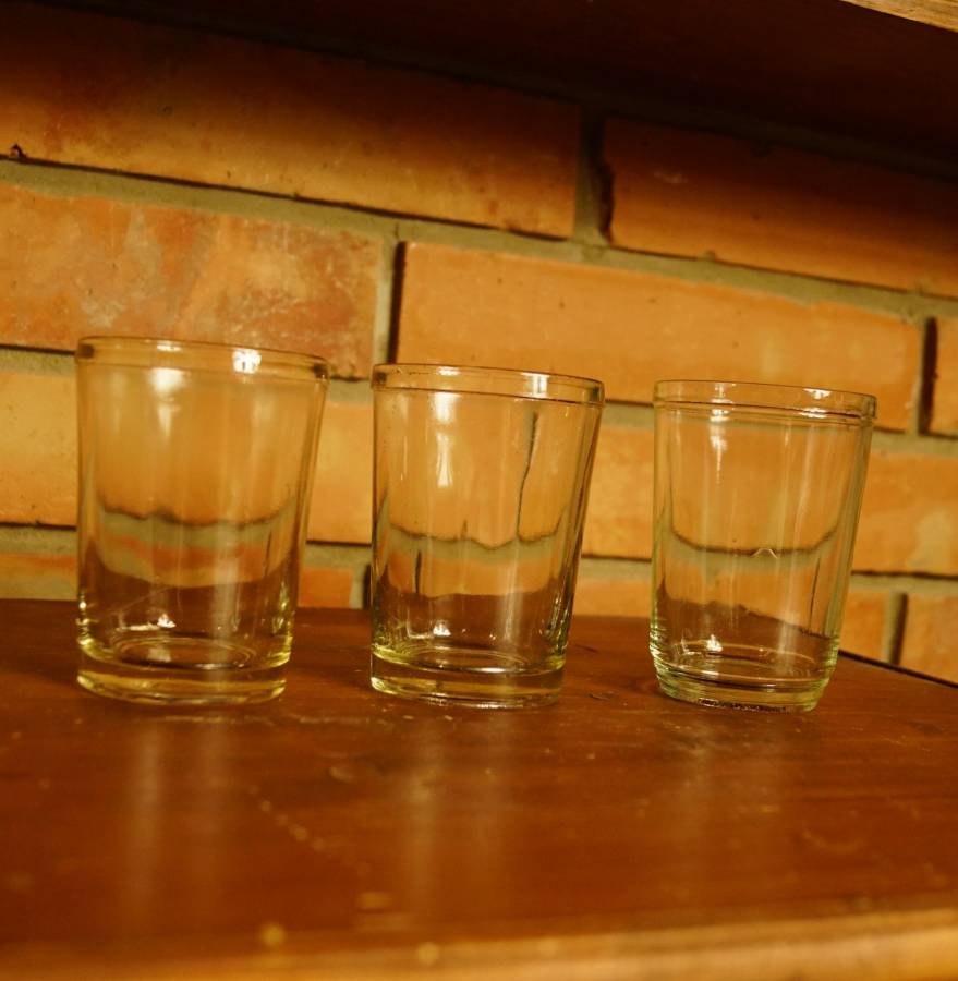 3 hrubé sklenice