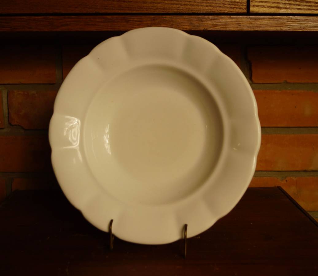 Silnostěnný talíř