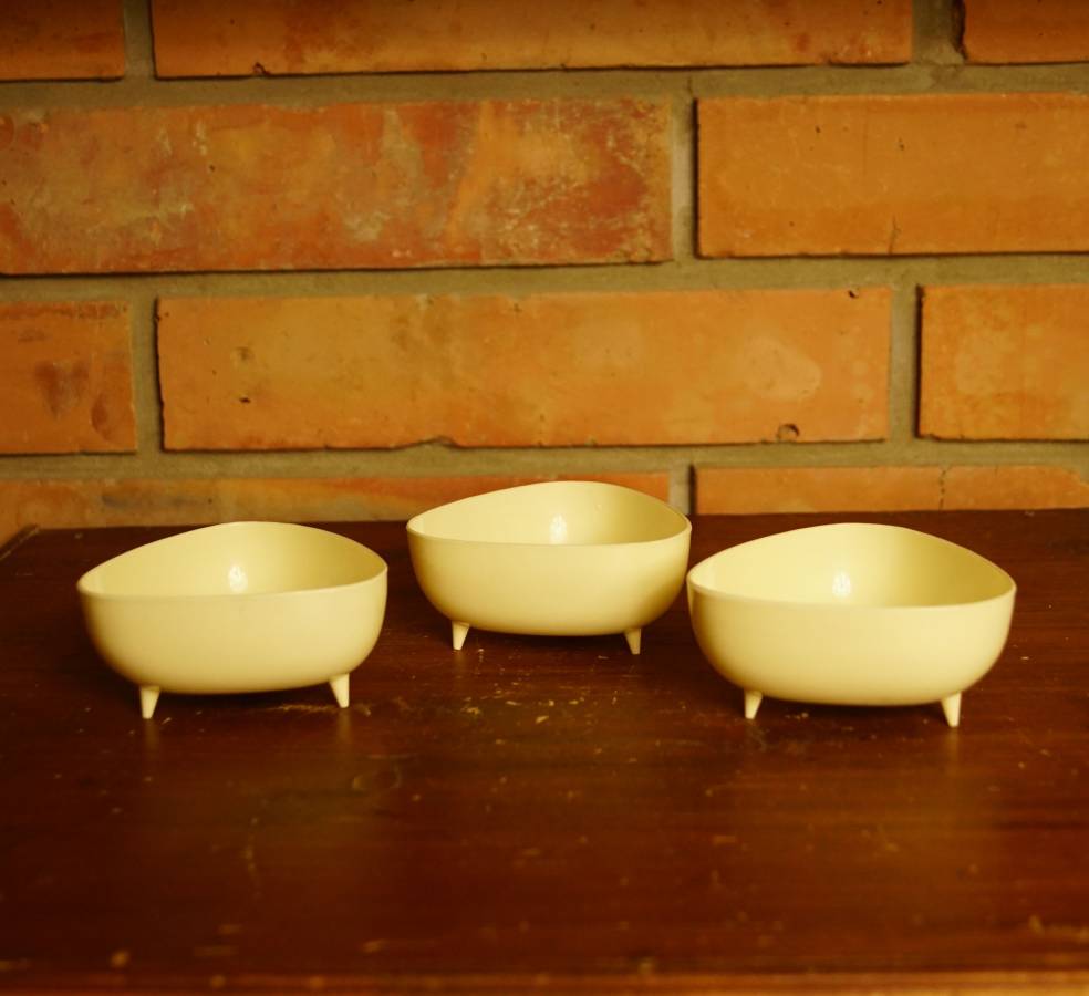 3 retro plastové mističky