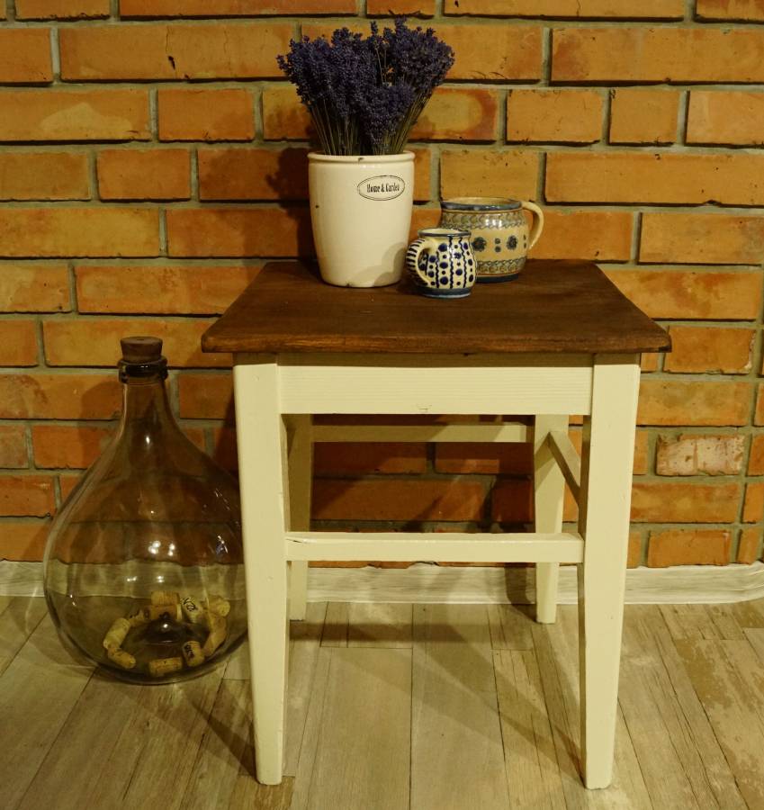 Krémové štokrdle 22 po renovaci