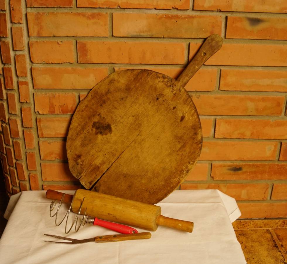 Dřevěná lopata na koláč