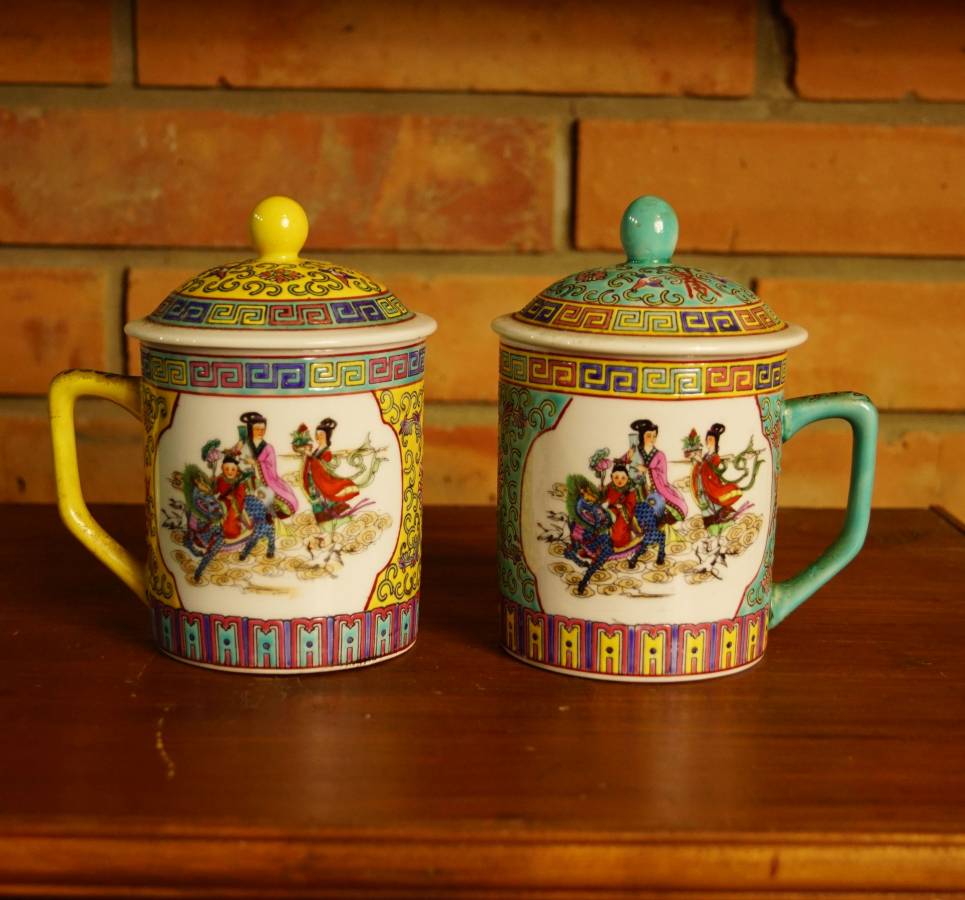 Čínský porcelán - hrnečky s pokličkou - 2 ks