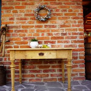 Starožitný stůl po renovaci - natural