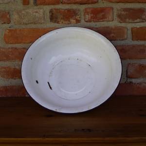 Bílý smaltovaný lavor
