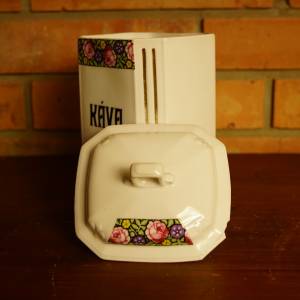 Porcelánová dóza na kávu