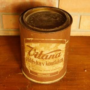 Stará plechovka Vitana