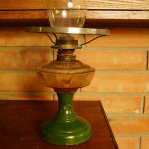Zelená stojací lampa - petrolejka