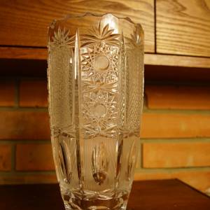 Broušená křišťálová váza 04