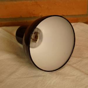 Smaltované stínidlo na lampu