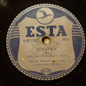Staré vinylové desky k dekoraci