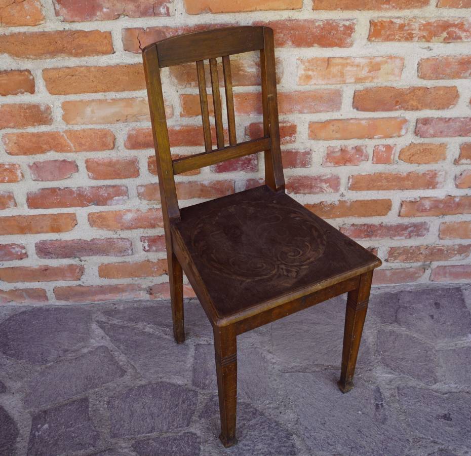 Stará dřevěná židle