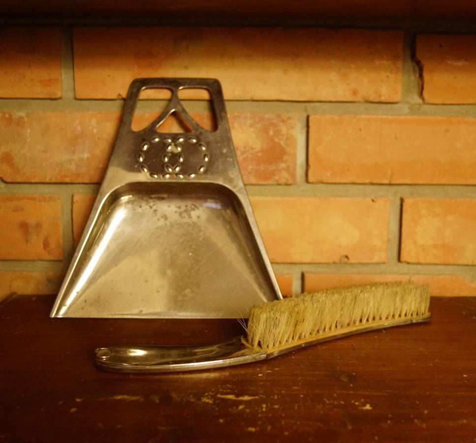 Lopatka se smetáčkem