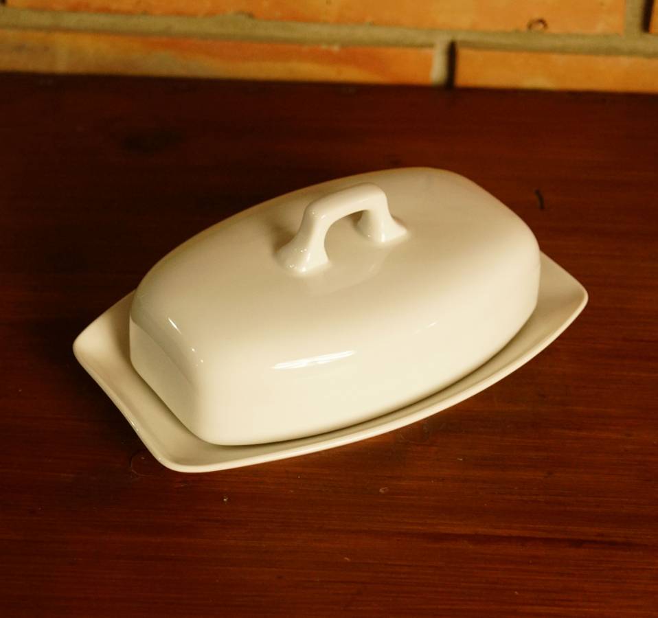 Bílá porcelánová máslenka