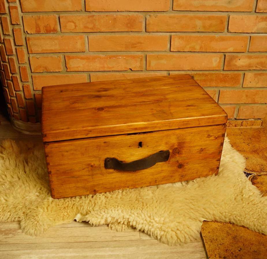 Dřevěný kufr po renovaci