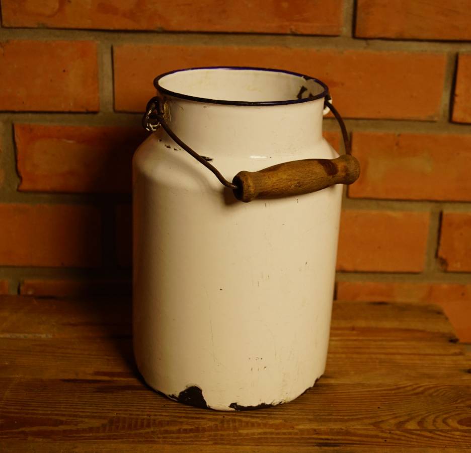 Bílá smaltovaná bandaska