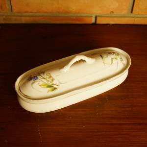 Nádherná porcelánová dóza