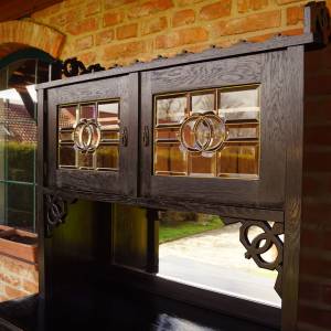 Černý starý kredenc - původní