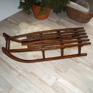 Staré sáňky po renovaci