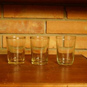 3 hrubé sklenice