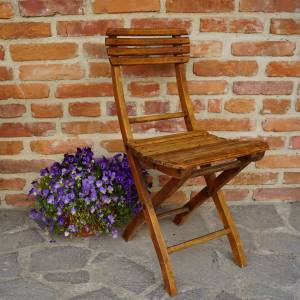 Dřevěná zahradní židle