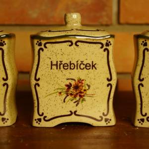 3 keramické kořenky