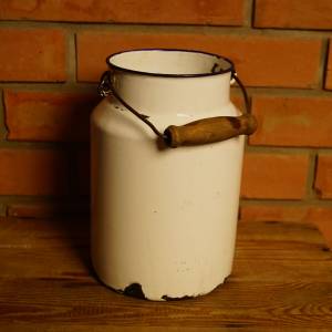 Bílá smaltovaná bandaska