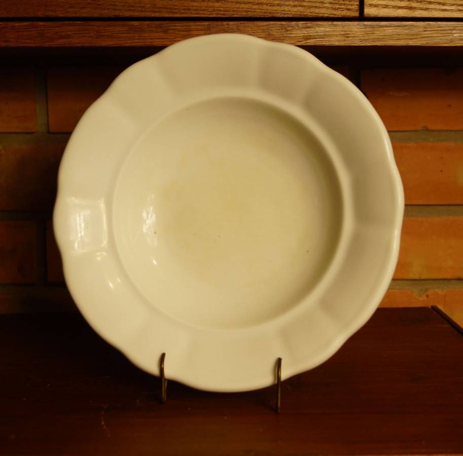 Hluboký silnostěnný talíř