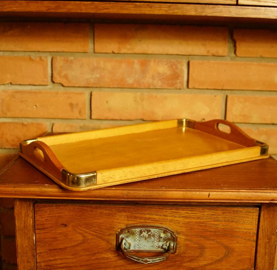 Dřevěný tác