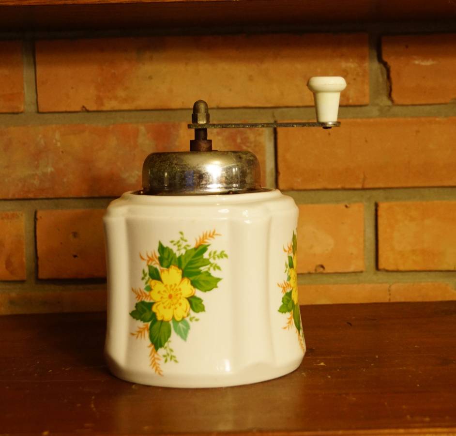 Porcelánový kafemlýnek