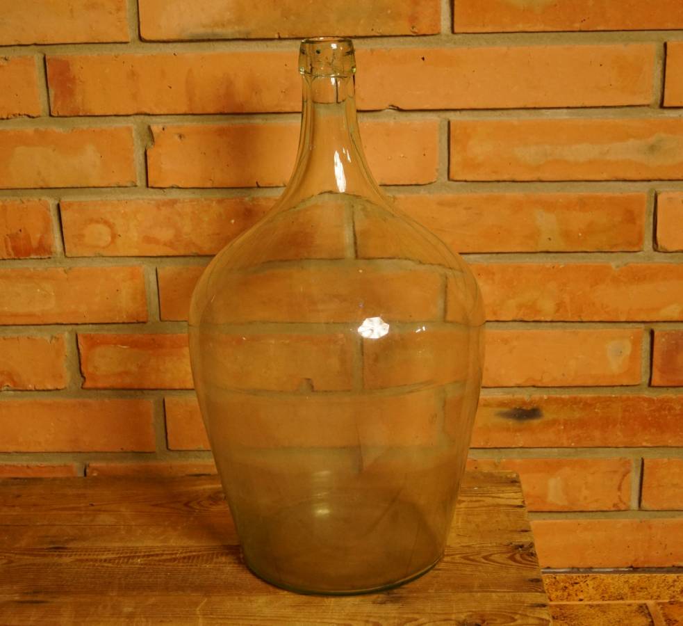 Skleněný demižón