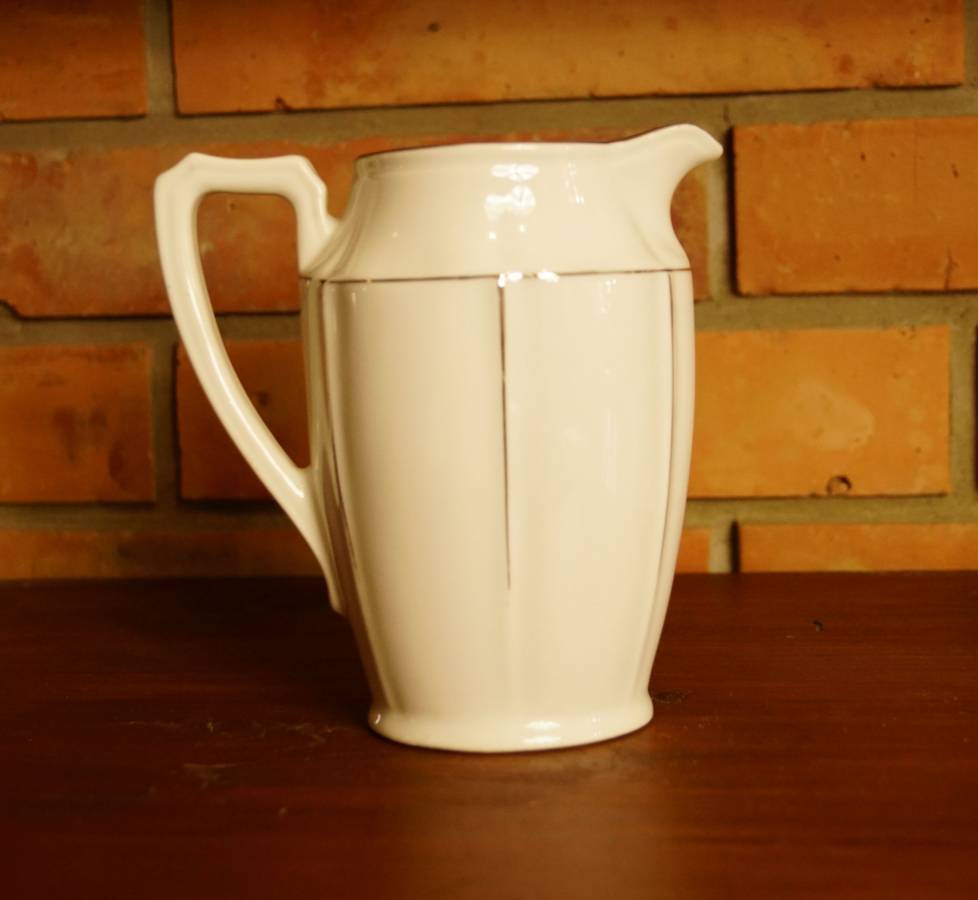 Nádherná porcelánová mléčenka