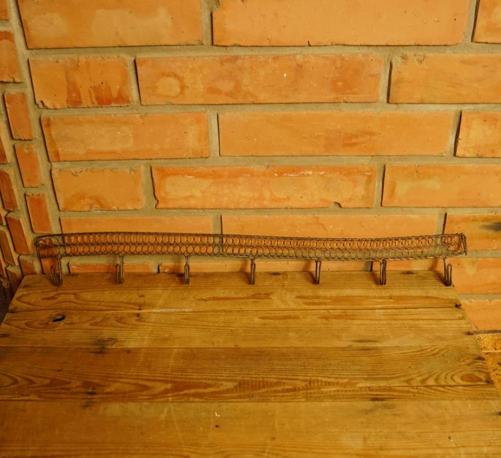 Drátěný věšáček