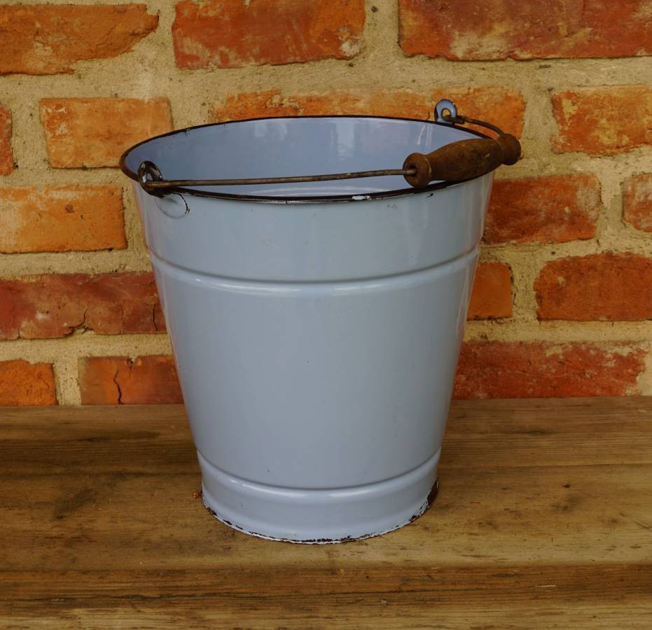 Smaltovaný modrý kýbl