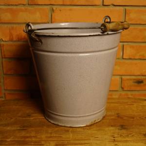 Šedomodrý smaltovaný kbelík
