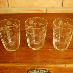 3 vroubkované sklenice