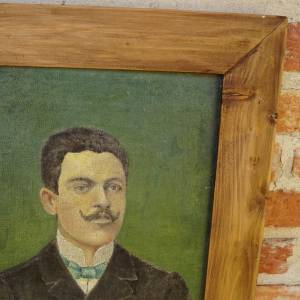 Dřevěný rám s obrazem muže /165.