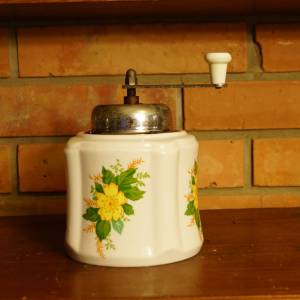 Porcelánový kafemlýnek