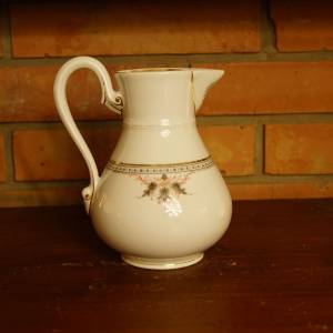 Porcelánový džbánek
