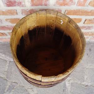 Starý dřevěný sud