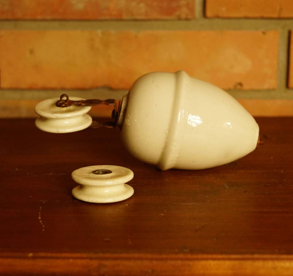 Porcelánové závaží na stahovací lustr