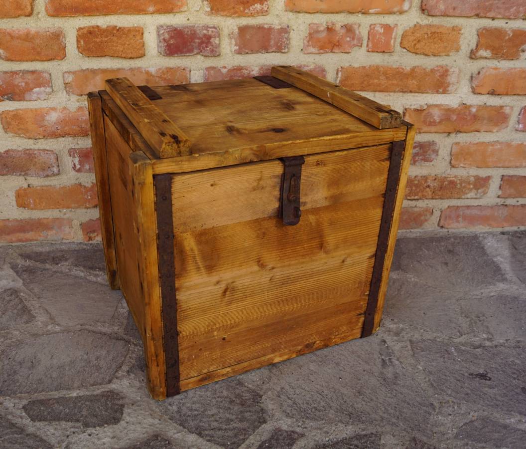 Dřevěná bedna větší