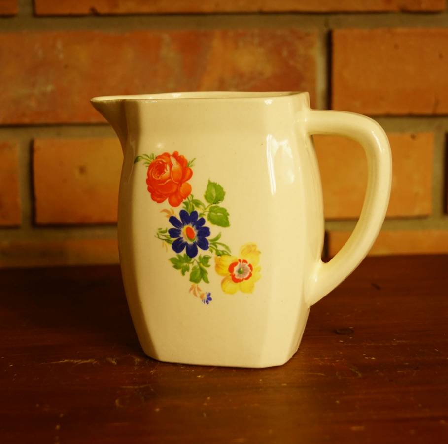 Džbáneček / mléčenka