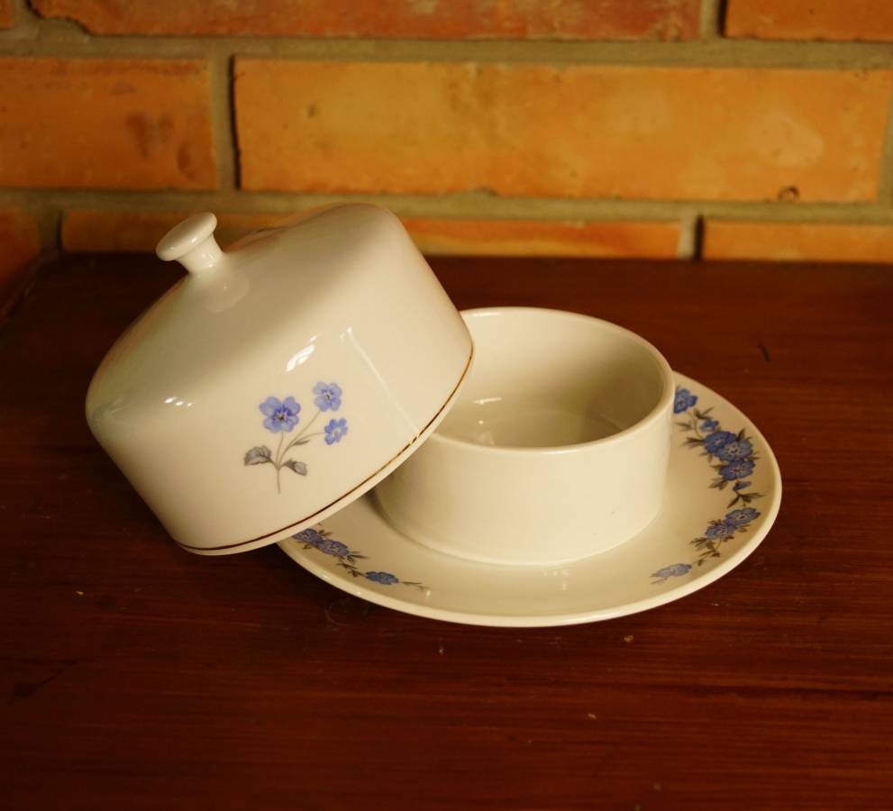 Porcelánová miska s poklopem