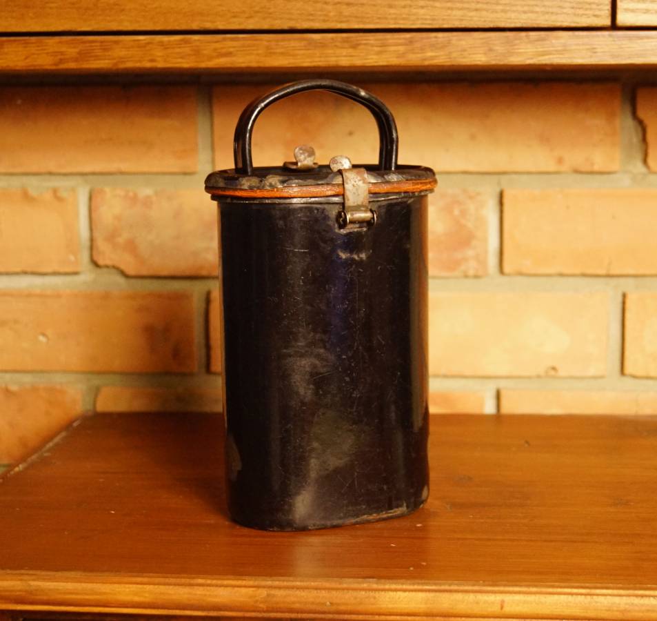 Černá smaltovaná bandaska