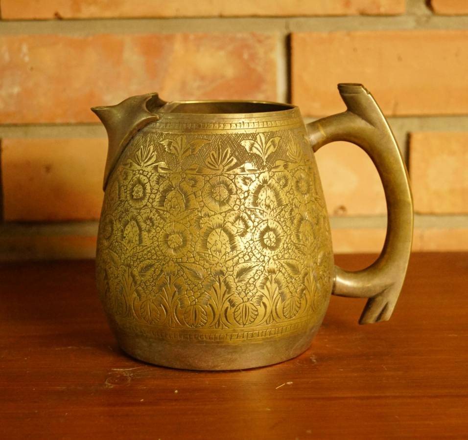 Starý mosazný korbel