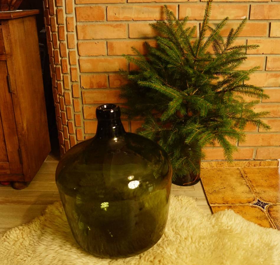 Zelený buclatý demižon 25 litrů