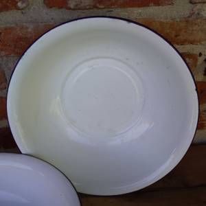 Bílé smaltované lavory