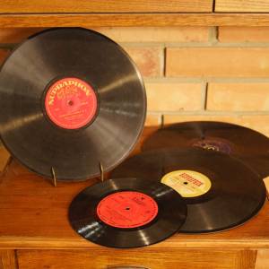 Staré vinylové desky k dekoraci