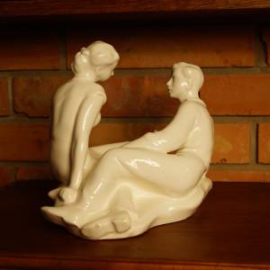 Porcelánová socha milenci