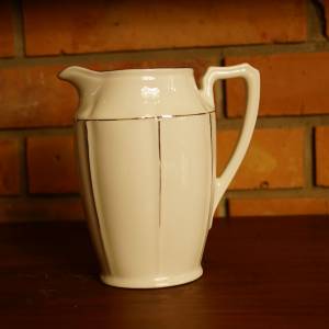Nádherná porcelánová mléčenka